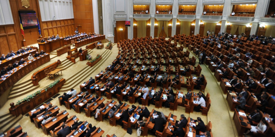 Oficial: Parlamentul a aprobat eliminarea pensiilor speciale ale senatorilor și deputaților