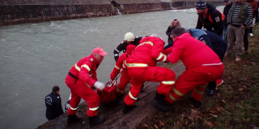 Cadavru descoperit în râul Săsar