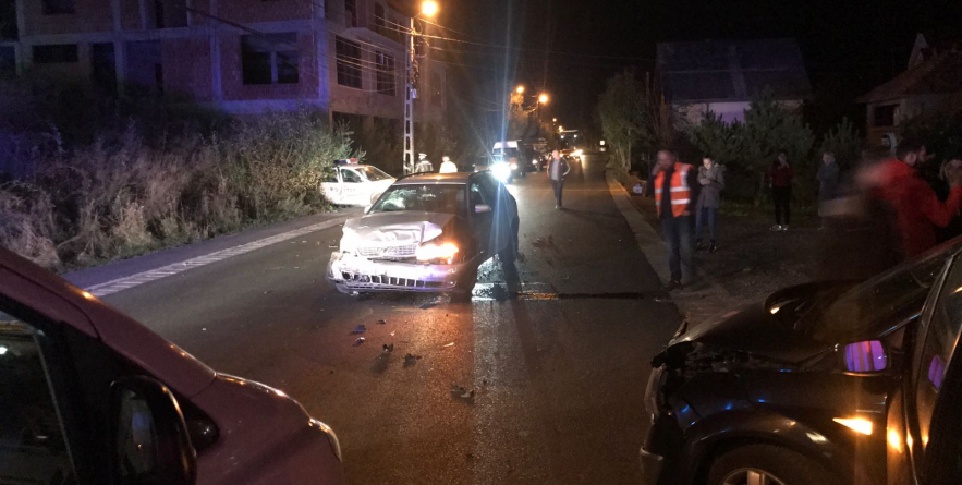 Accident cu cinci victime, provocat de un borșean fără permis și băut zdravăn, care a lovit inclusiv mașina poliției