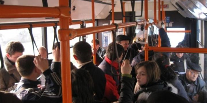 Abonamente gratuite pe liniile URBIS pentru elevii și studenții băimăreni