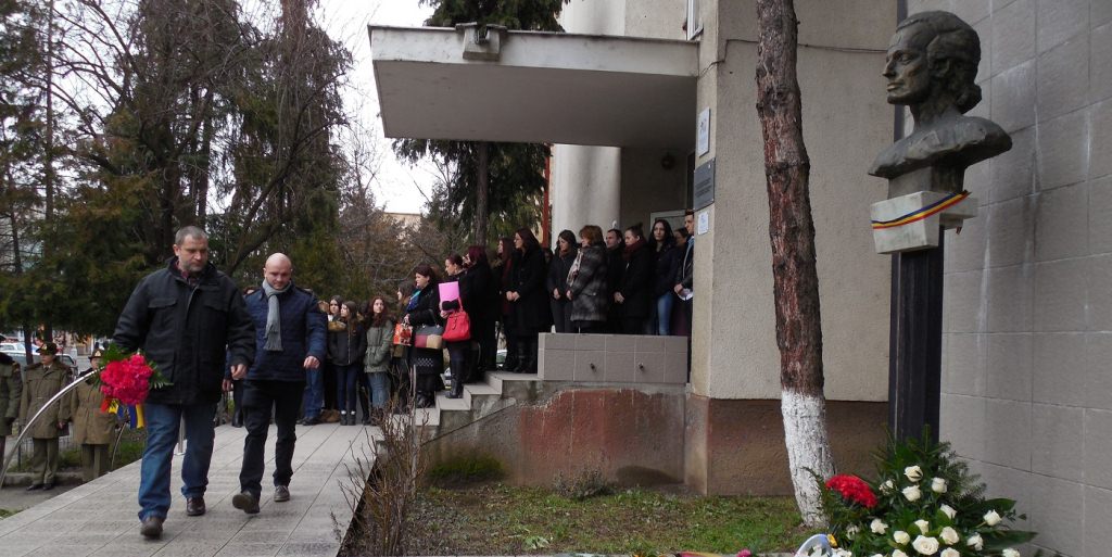 Târg organizat de liceeni în scop caritabil