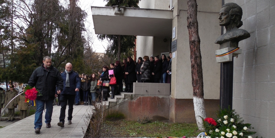 Târg organizat de liceeni în scop caritabil