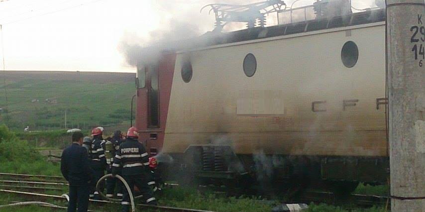 O altă locomotivă a luat foc  în Ilba