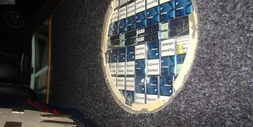 Casă ce avea pereții izolați cu… pachete cu țigări