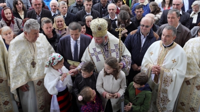 La târnosire, biserica din Fersig a primit două hramuri 	(GALERIE FOTO)