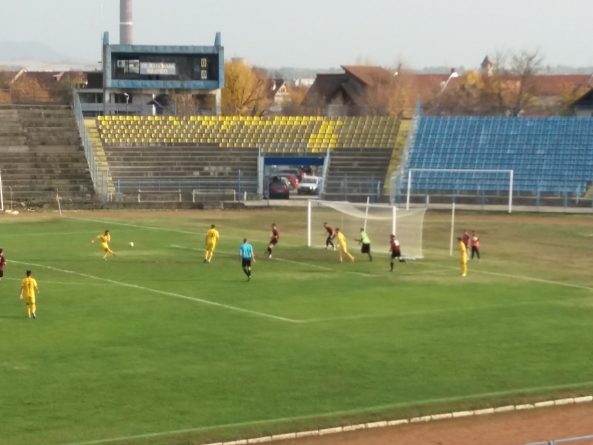 Doar 2-0 pentru Minerul Baia Mare într-un meci în care a ratat cât pentru tot turul