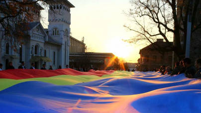 Un tricolor uriaș a fost plimbat prin Baia Mare