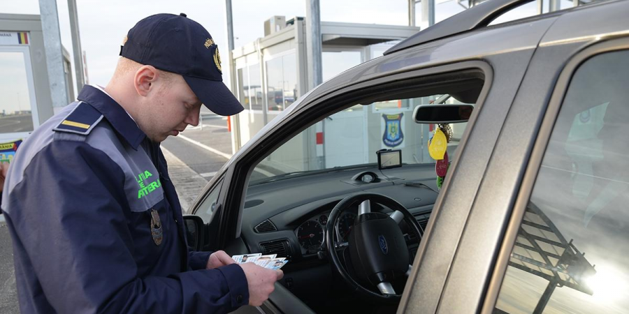 La graniță au constatat că n-a furat prea mult din Italia: doar de vreo șase luni de pârnaie