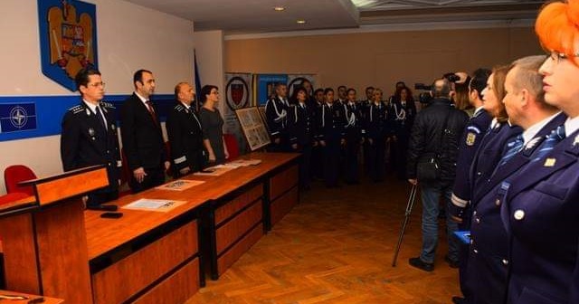 20 de polițiști avansați în grad înainte de termen
