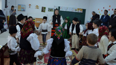 Școlile care vor opțional de folclor trebuie să depună cereri până la finalul lunii februarie