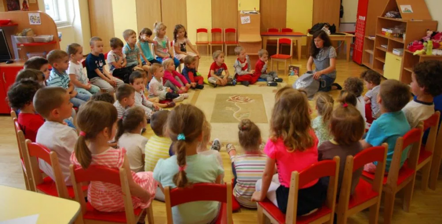 „România, La mulți ani!” – urare de la preșcolari