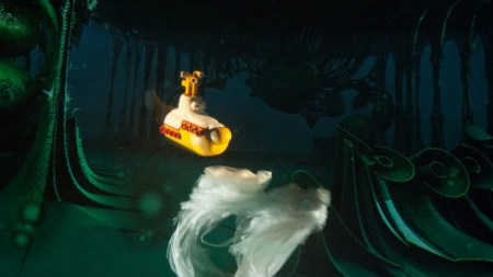 ”Submarinul galben în lumea fractalilor”