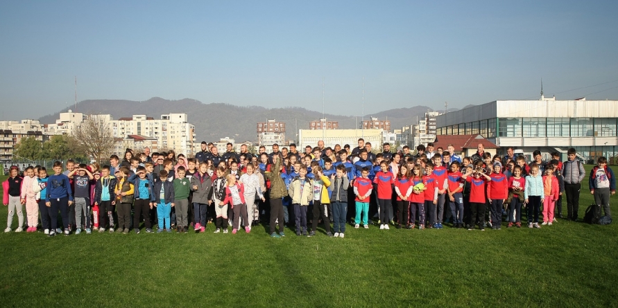 Rugby-ul face cu ochiul și fetițelor (GALERIE FOTO)