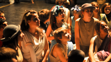 Pledoarie pentru ore de teatru în școli