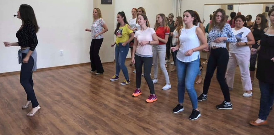 Dansul de 10 lei al zilei de duminică