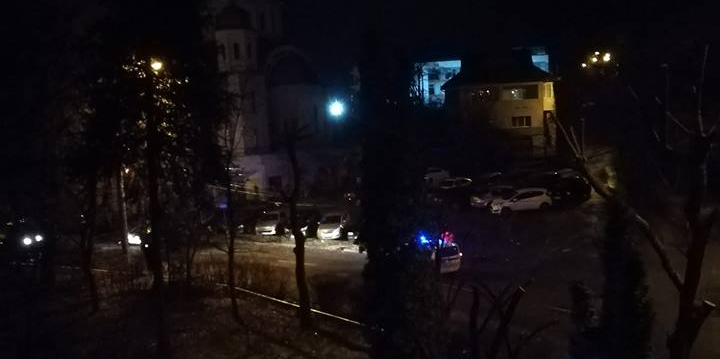 Șapte mașini avariate în parcare (GALERIE FOTO)