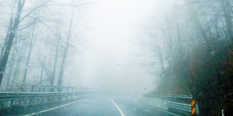 Ceața persistă în Pasul Prislop