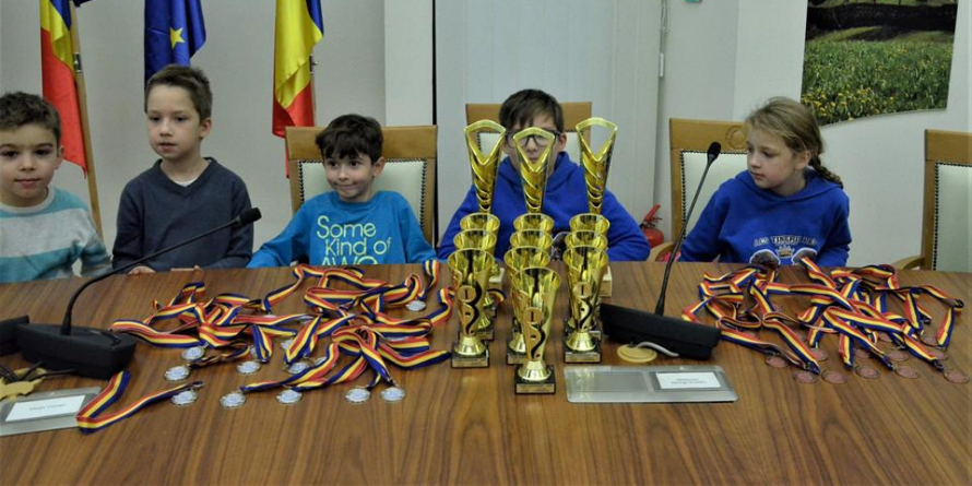 Câștigătorii concursului de șah ”Cupa Centenar”
