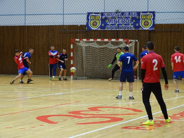 Minerul și Recea, fruntașe și la fotbal în sală – rezultatele primei zile la Cupa Minerul (GALERIE FOTO)