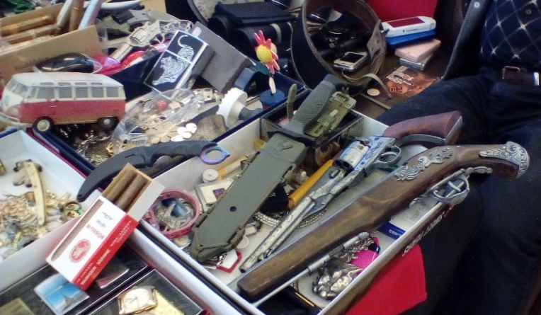 Târgul de antichități a avut de toate, până și arme (GALERIE FOTO)