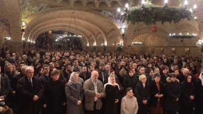 Slujbă la catedrală în noaptea dintre ani