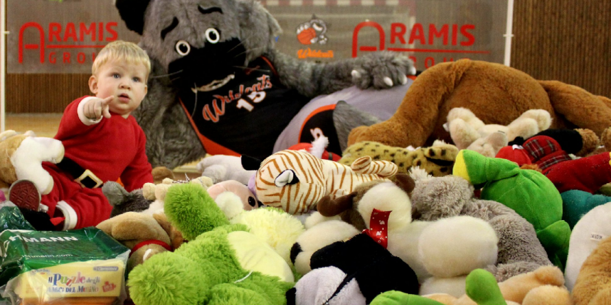 „Niciun copil fără hainuțe de Crăciun”