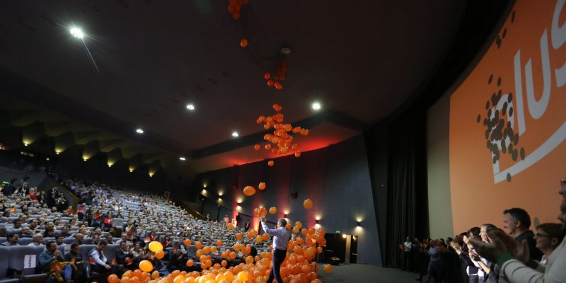 PLUS, un nou partid. Cu PLUS sau în PLUS?