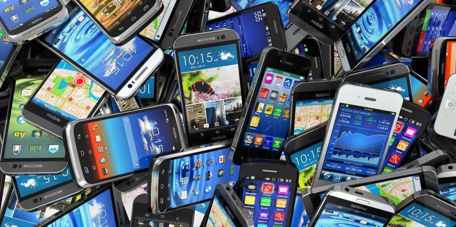 Pasiunea excesivă pentru telefoane mobile l-a dus în arest