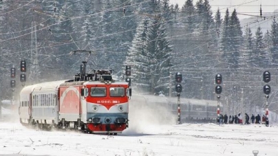 CFR ne plimbă mai ieftin. S-a lansat oferta Trenurile Zăpezii
