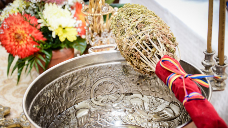 Aghiasma de la Bobotează se poate consuma dimineața, pe stomacul gol, până în 14 ianuarie