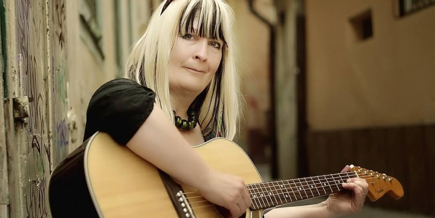 Concert folk la VIVO! Baia Mare