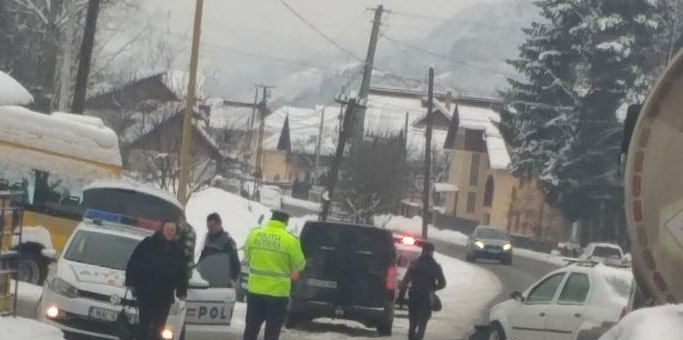 Adulții conduc neatent, dar rănită e o minoră