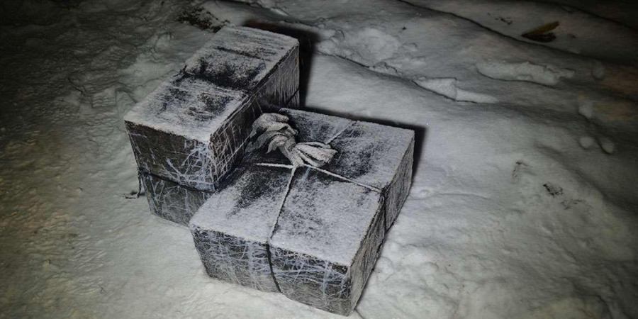 Ninse colete de țigări, refren de la graniță