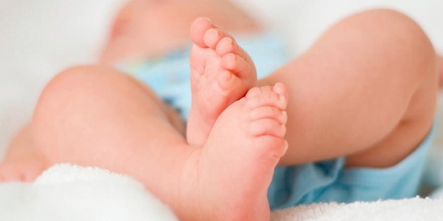 O băimăreancă a găsit un bebeluș abandonat lângă un tomberon; L-a dus acasă, l-a îngrijit, iar apoi a anunțat autoritățile