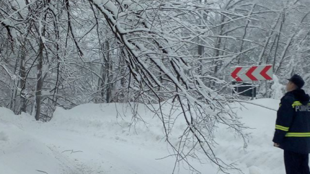 Drumul Valea Neagră – Izvoare a fost redeschis circulației rutiere