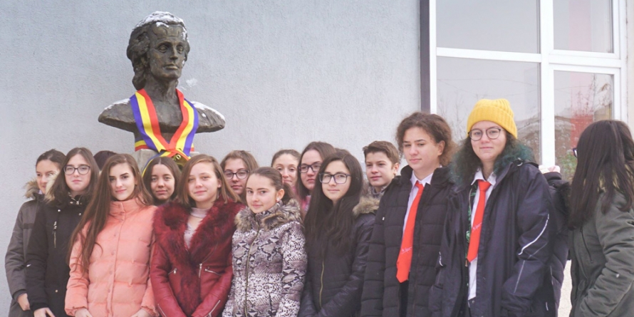 Eminescu, sărbătorit la liceul băimărean care îi poartă numele