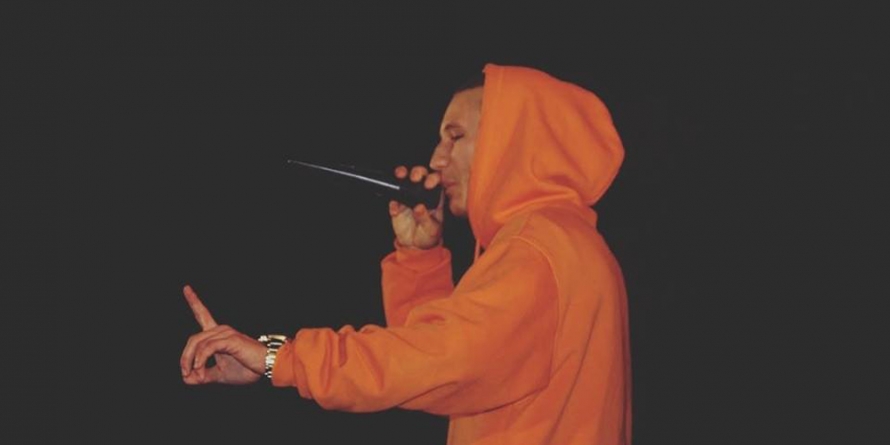 Joia  de unire-n cluburi și simțiri