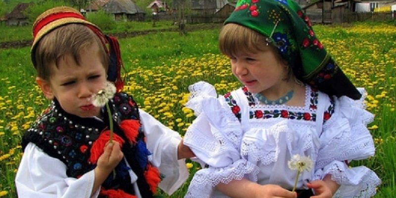 La Muzeul Maramureșean: Va fi vernisată expoziția ”Portul popular românesc – hrană pentru suflet”