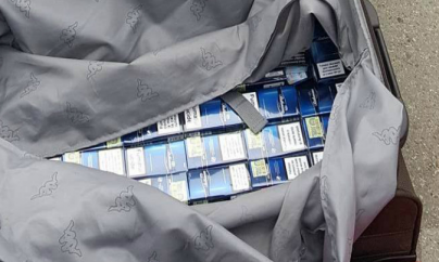 Avea bagajele burdușite cu țigări de contrabandă