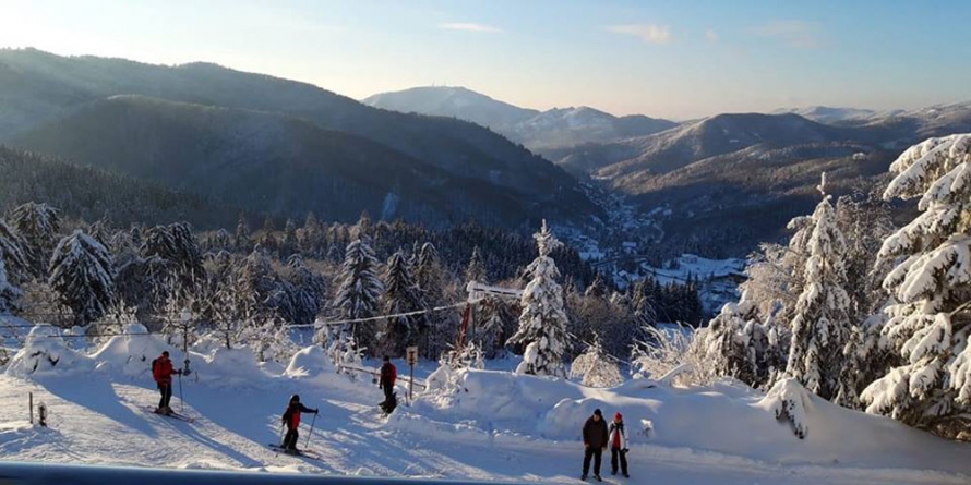 Pârtii numai bune pentru schiat