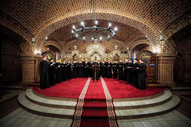 Grupul psaltic „Theologos” al Episcopiei Maramureșului și Sătmarului își serbează ocrotitorul spiritual