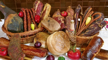 65 de produse tradiţionale atestate în Maramureş