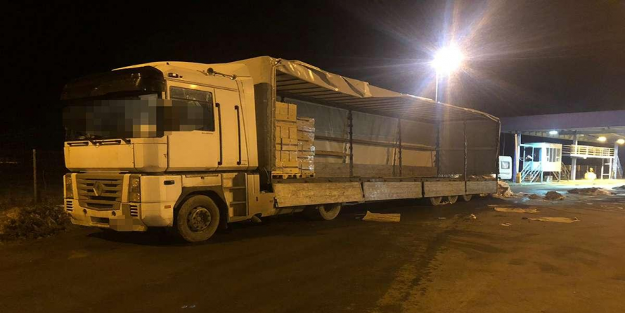 Captură record: un automarfar cu țigări în valoare de peste 400.000 de euro (VIDEO)