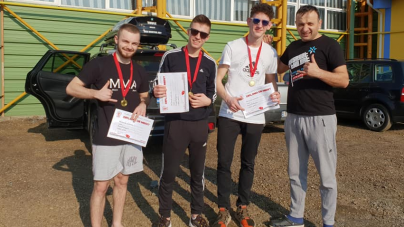 Clubul Absoluto pregătește tineri luptători de arte marțiale mixte