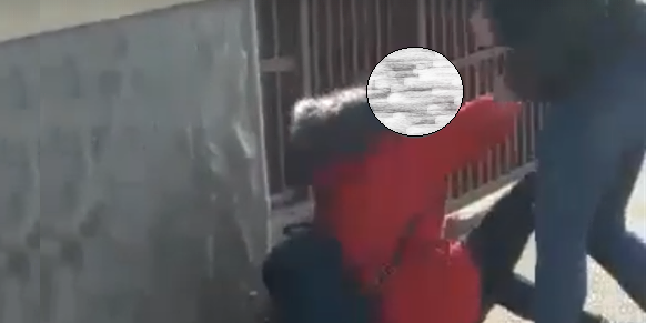 Eleve care se încaieră, semn că violența școlară ia amploare și în Maramureș