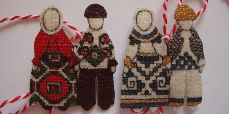 Timpul mărțișorului: Expoziție de mărțișoare vechi și noi la Muzeul de Etnografie și Artă Populară Maramureș