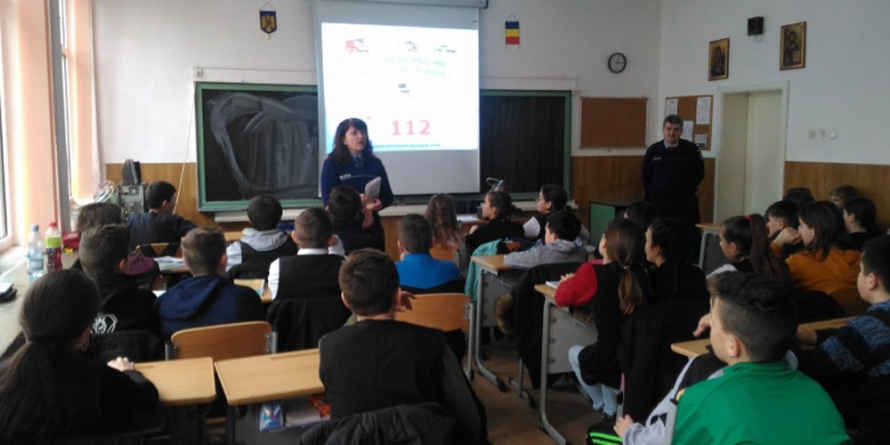 Un sfert din apelurile la 112 prin care s-a cerut ajutorul polițiștilor n-au reprezentat situații de urgență