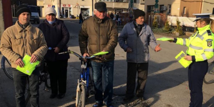 Veste  reflectorizante pentru a reflecta la mersul pe bicicletă