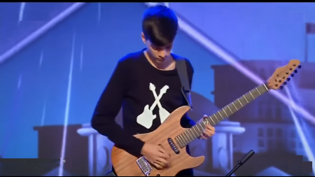 Jimi Hendrix  – sau Nicu Covaci – de Baia Mare