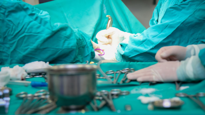 Tumoră cu diametru de 25 cm și greutate de 1,5 kg – extirpată la Spitalul Județean